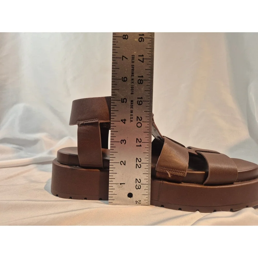 Torrid Dark Brown Gladiator Strappy Buckle Chunky Sandals US 9.5WW EU 39.5